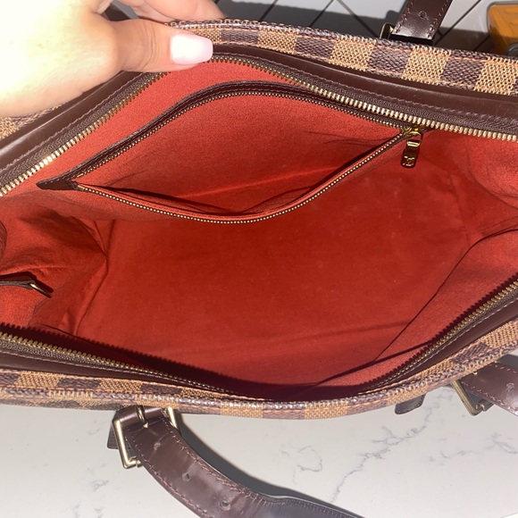 Authenticated Louis Vuitton Chelsea Zip Tote in Damier Ébène - Picture 8 of 11